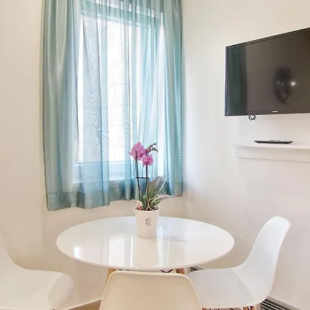 아파트 Apartments Sweet Escape - Studio Apartment With Terrace 1