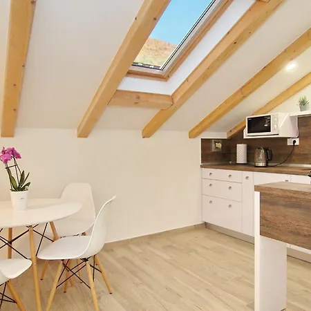 아파트 Apartments Sweet Escape - Studio Apartment With Terrace 1