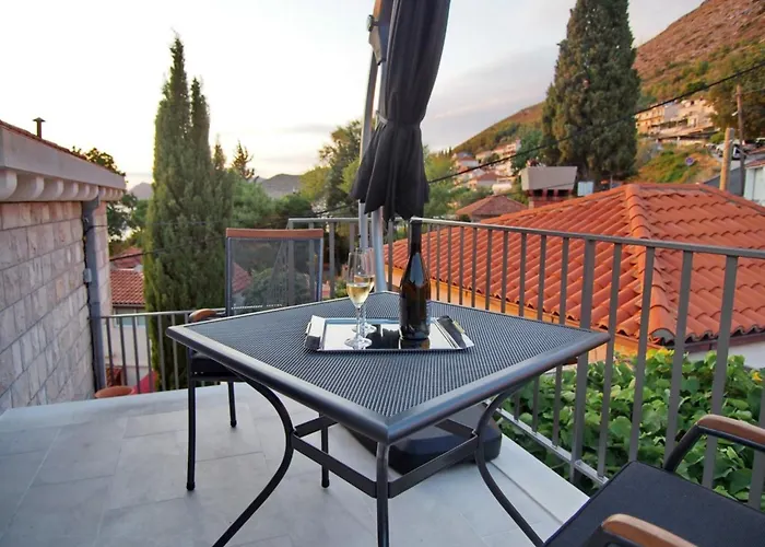 Sweet Escape - With Terrace And Sea View 1 Apartament