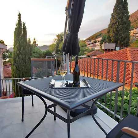 Sweet Escape - With Terrace And Sea View 1 דירה